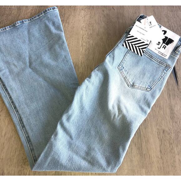 Sandrine Rose Super Flair Distressed Jeans in Rock - 31 - Picture 9 of 11